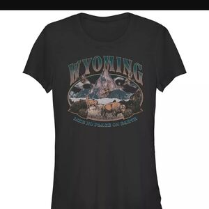 Juniors' Wyoming Like No Place On Earth Mountain Scene Fitted Tee